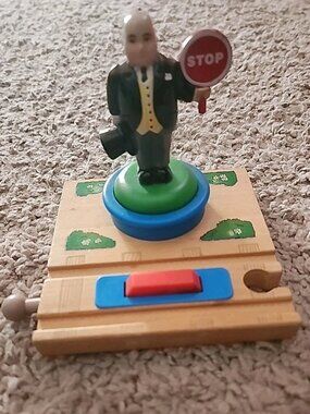 Thomas & Friends Sir Topham Hatt AUTO STOP TRACK Wooden Railway Trains 2003 A3